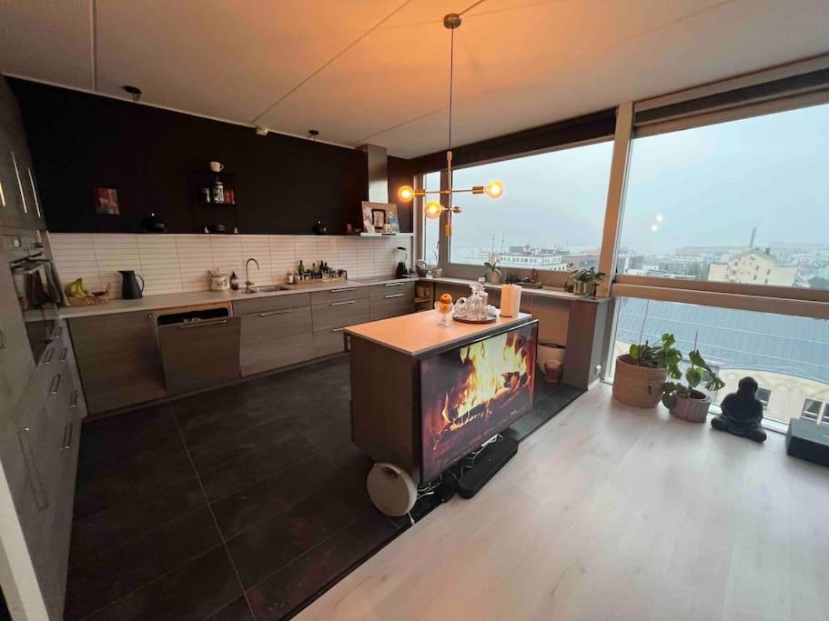 Apartment 10th Floor Penthouse In The Heart Of Tromso